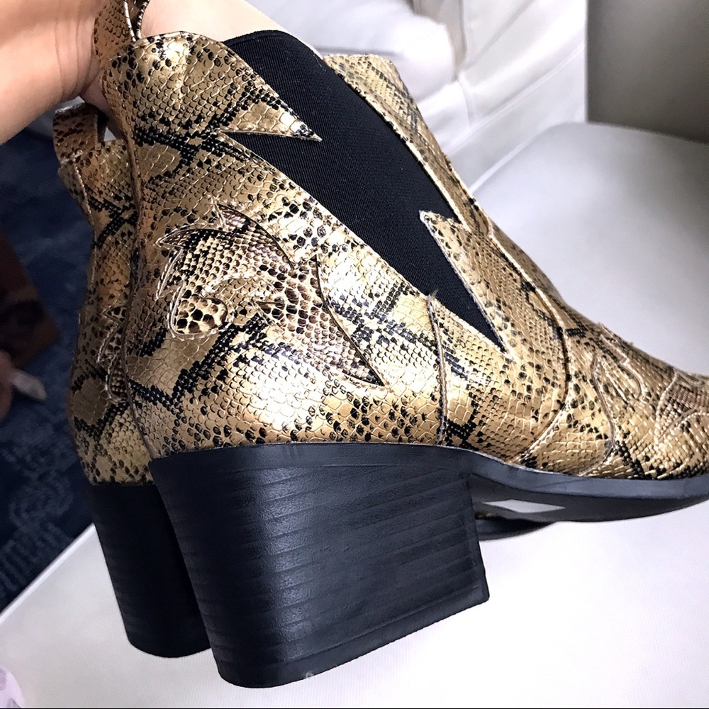 🆕GOLD BLACK CHUNKY HEEL POINTY SNAKESKIN BOOTIES! - Picture 6 of 9